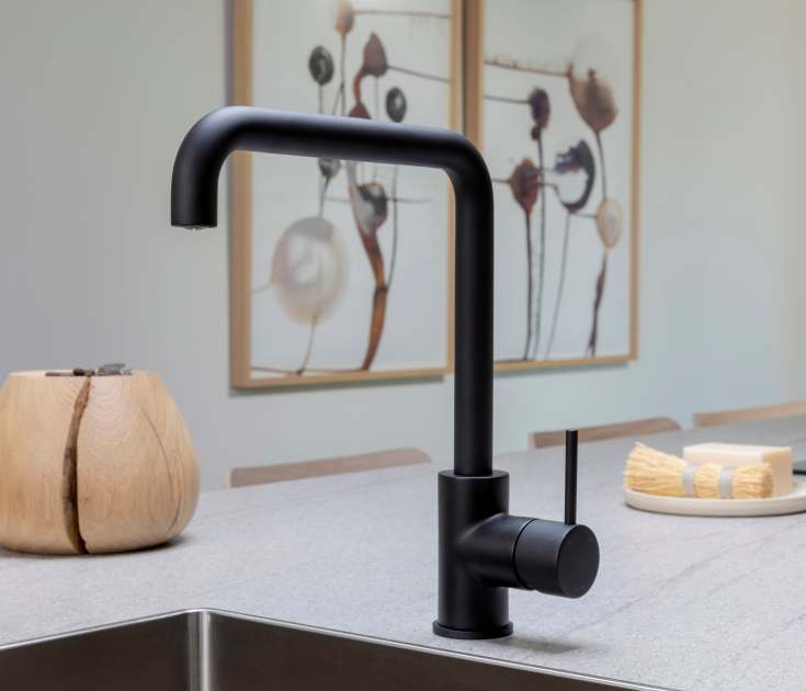 Mora Inxx II Sharp köksblandare, matt svart