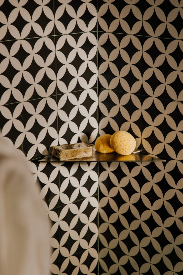 Cosmic Logic duschhylla, polerat rostfritt stål