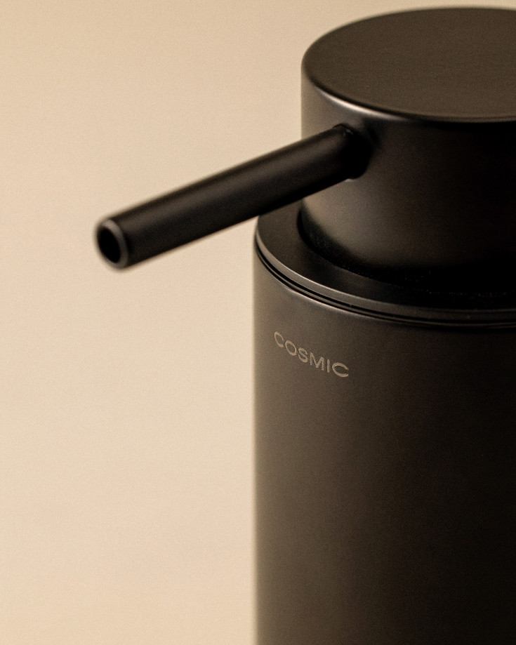Cosmic Logic såpedispenser, matt sort