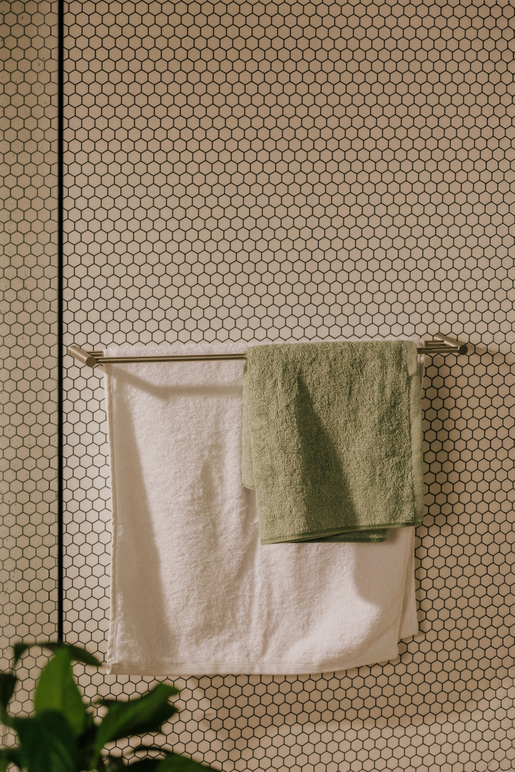 Cosmic Logic handduksstÄng, 60 cm, polerat rostfritt stÄl