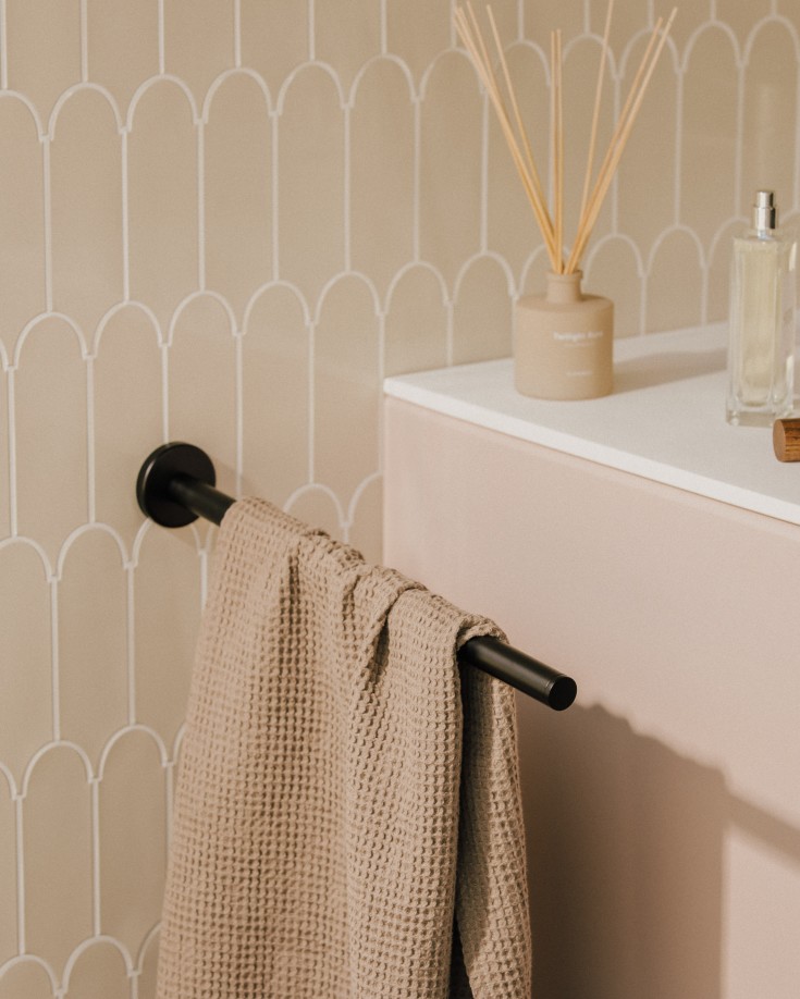 Cosmic Architect S+ håndklædestang, 40 cm, børstet sort pvd