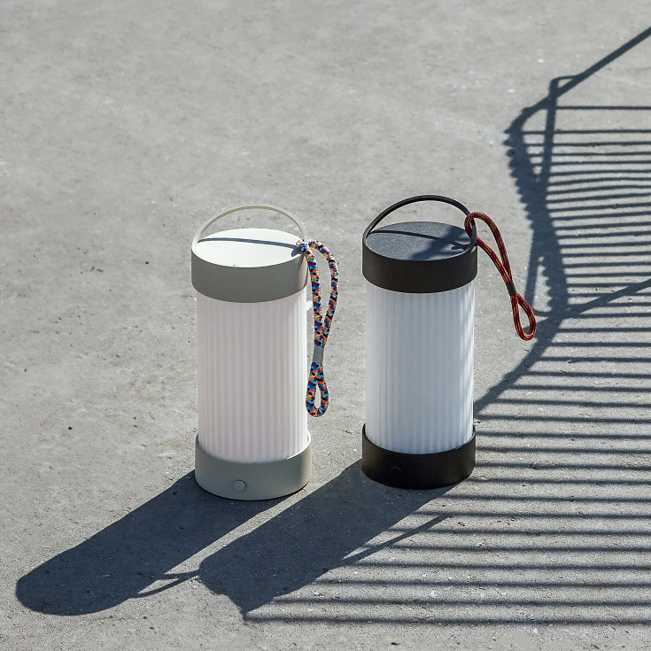 Hübsch Camp oppladbar lampe, sort