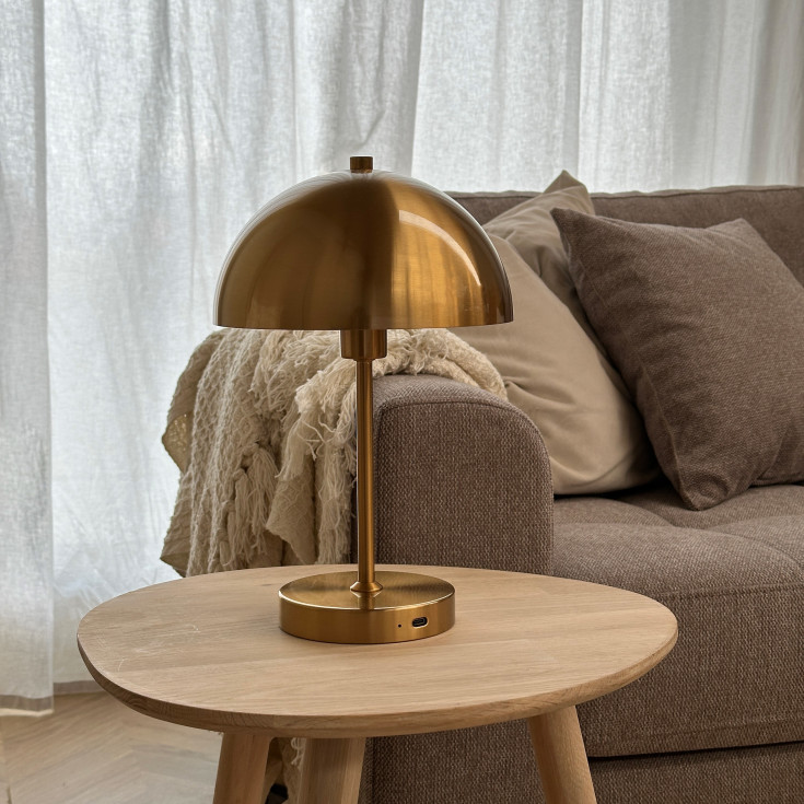 Dyberg Larsen Stockholm oppladbar bordlampe, messing