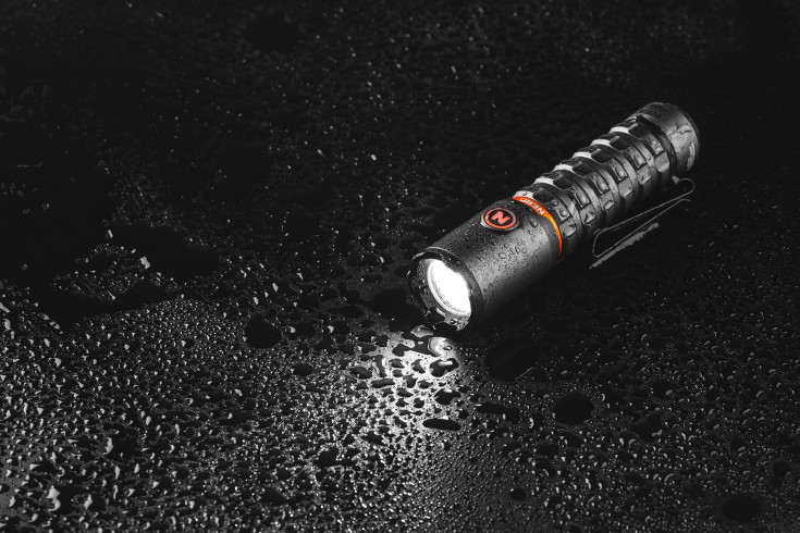 Nebo Torchy uppladdningsbar ficklampa