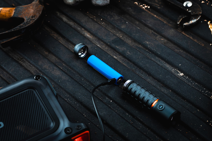 Nebo Torchy uppladdningsbar ficklampa