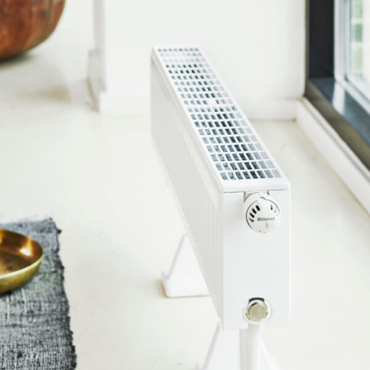 Stelrad Novello sokkelradiator 6x1/2&quot; Type 22 H200 x L1400