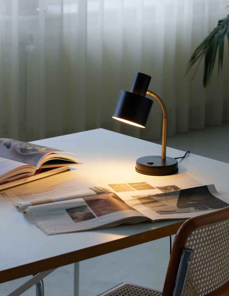 Halo Design Vogue bordslampa, svart