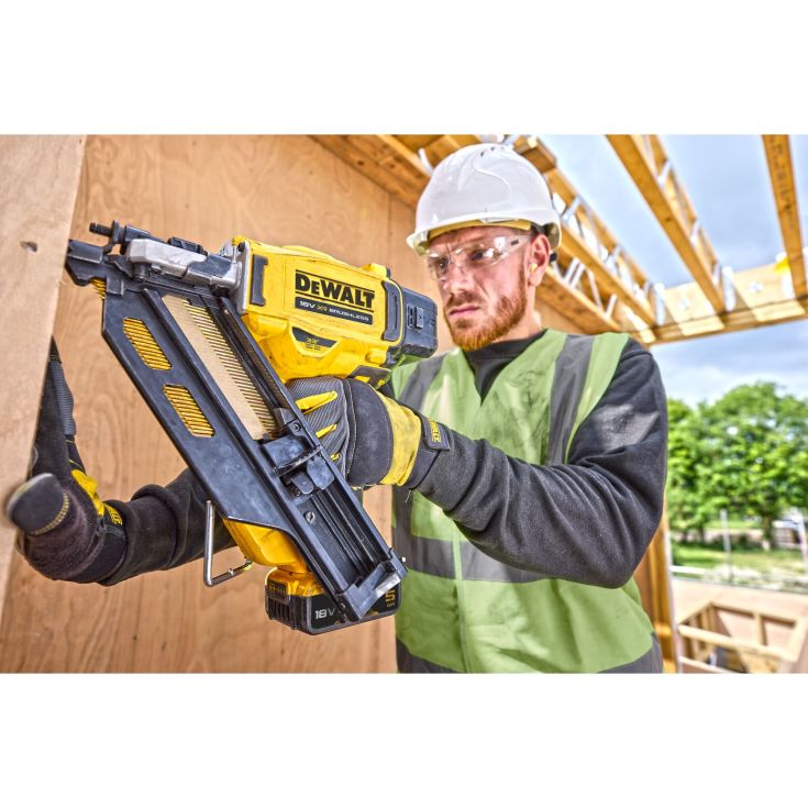 DEWALT 18V XR 33GA 90 mm sømpistol DCN950-XJ, singleskud