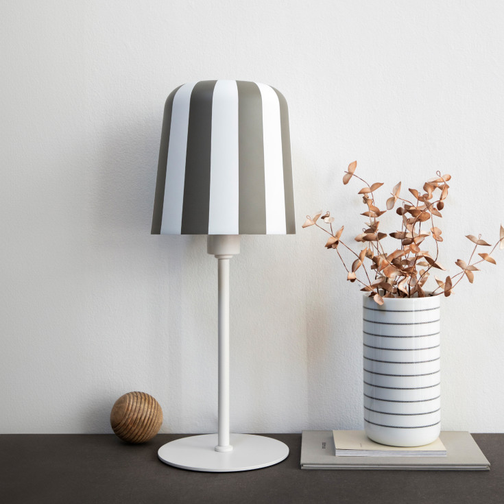 Dyberg Larsen Gry bordlampe, grå