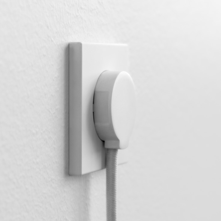 Normkontakt Schuko M/J, vinkel, rund, flat, matt hvit