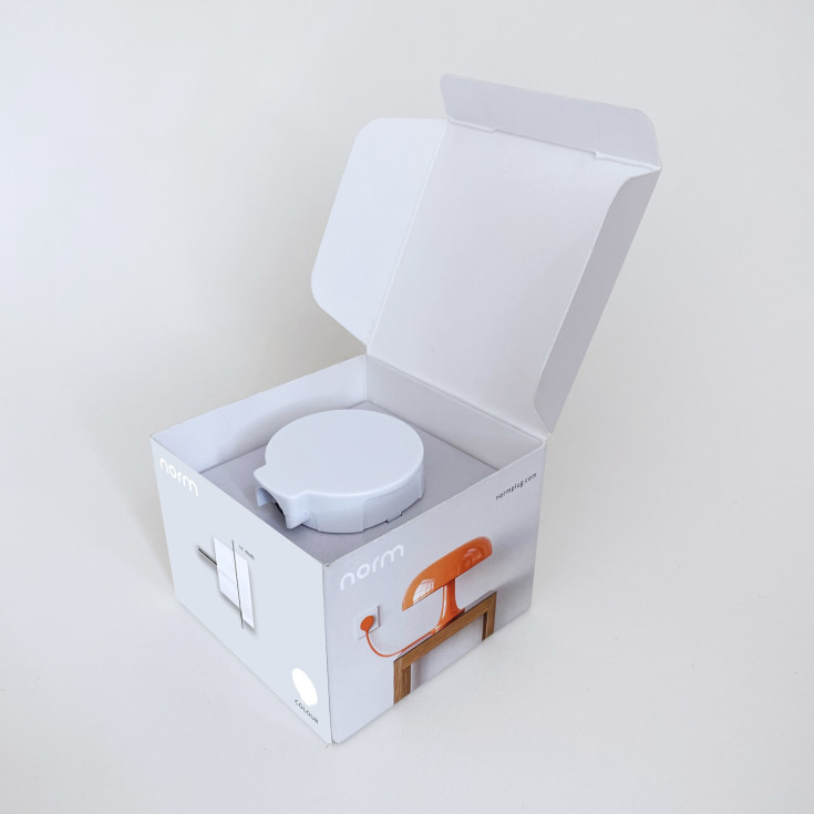 Normkontakt Schuko M/J, vinkel, rund, flat, matt hvit