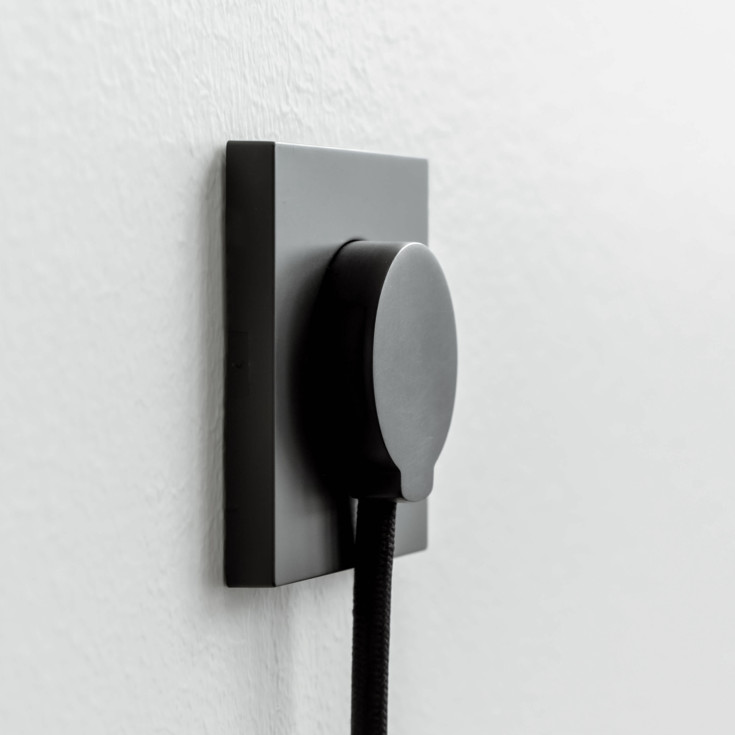 Normplugg Schuko M/J, vinkel, rund, flat, svart