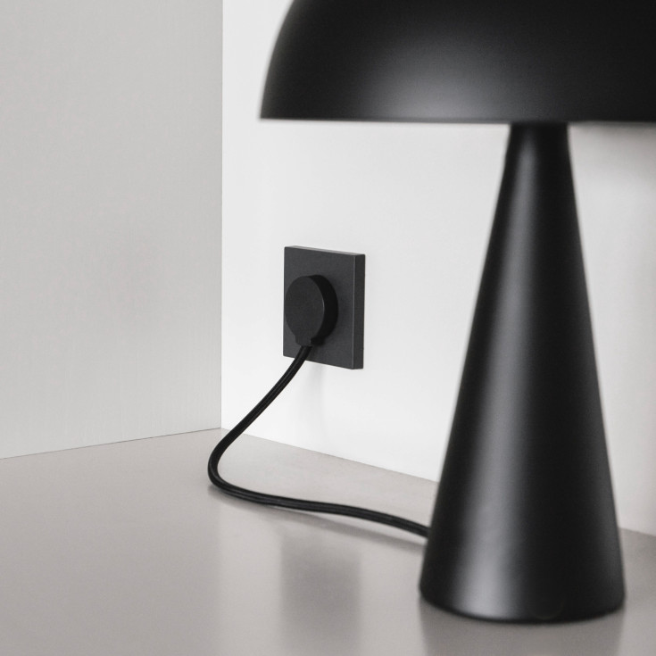 Normkontakt Schuko M/J, vinkel, rund, platt, svart