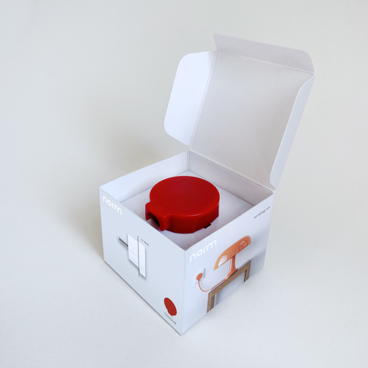 Normkontakt Schuko M/J, vinkel, rund, flat, rød