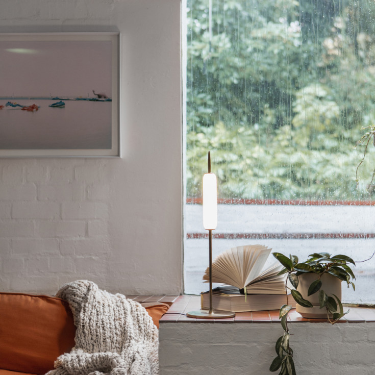 Ekta Living Dunhammer bordlampe, mørk messing