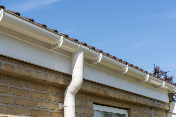 Plastmo tagrende nr. 12 á 3 meter, hvid