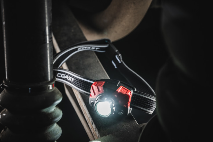 Coast FL75R genopladelig pandelampe, 530Lumen