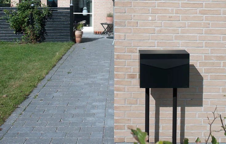 Me-fa Letter 111 brevlåda, med lås, svart