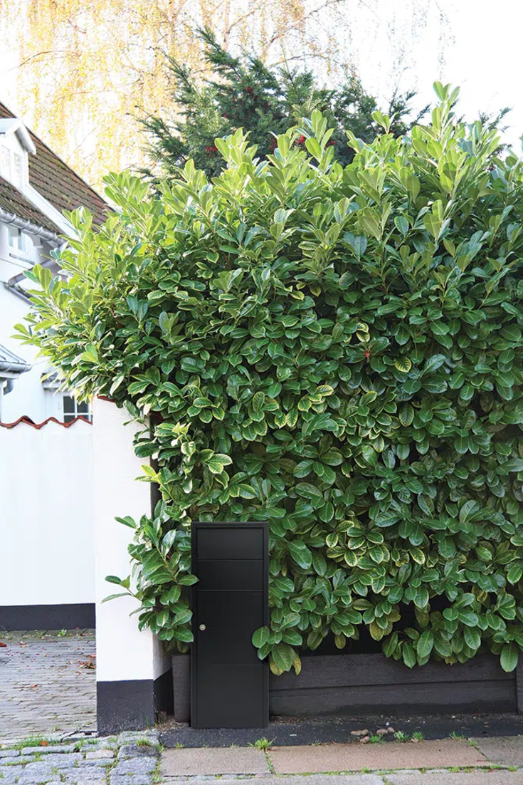 Me-fa Hazel 477 paketbrevlåda, med lås, svart