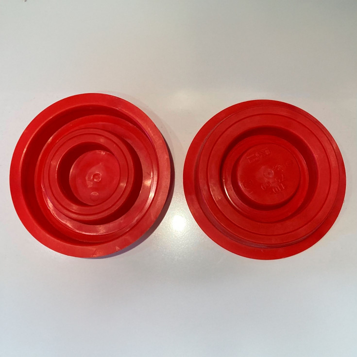 Beskyttelsesplugg i plast, PE, for 50, 75 og 110 mm rør, rød