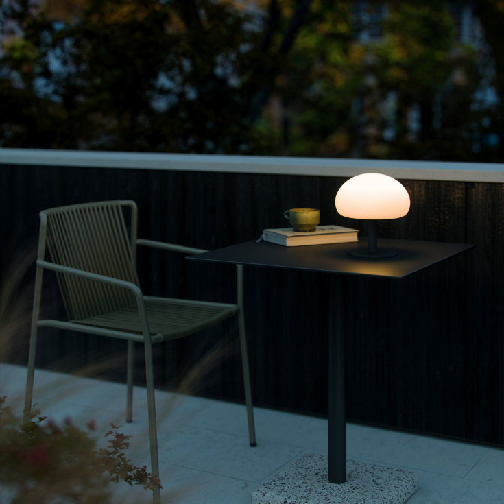 Nordlux Sponge genopladelig udendørs bordlampe, Ø20 cm