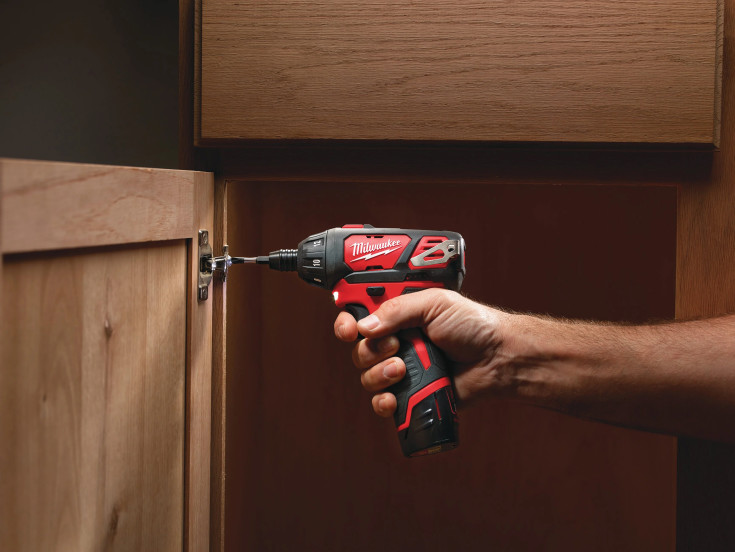 Milwaukee M12 Compact borskrutrekker, uten batteri