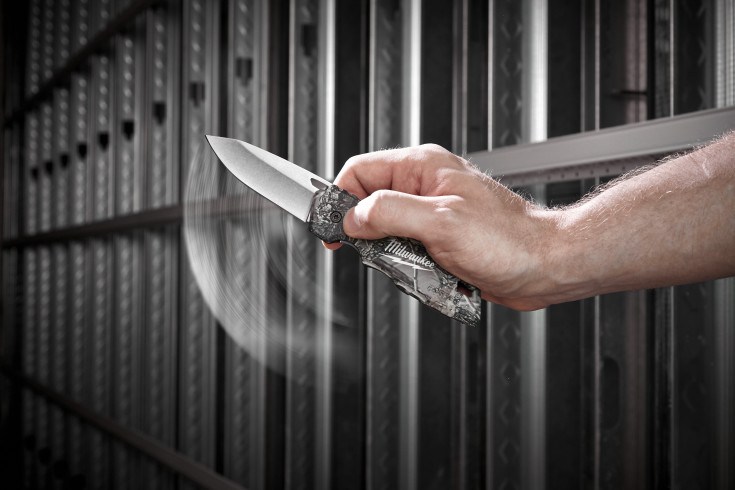 Milwaukee Fastback Camo foldekniv, glatt blad