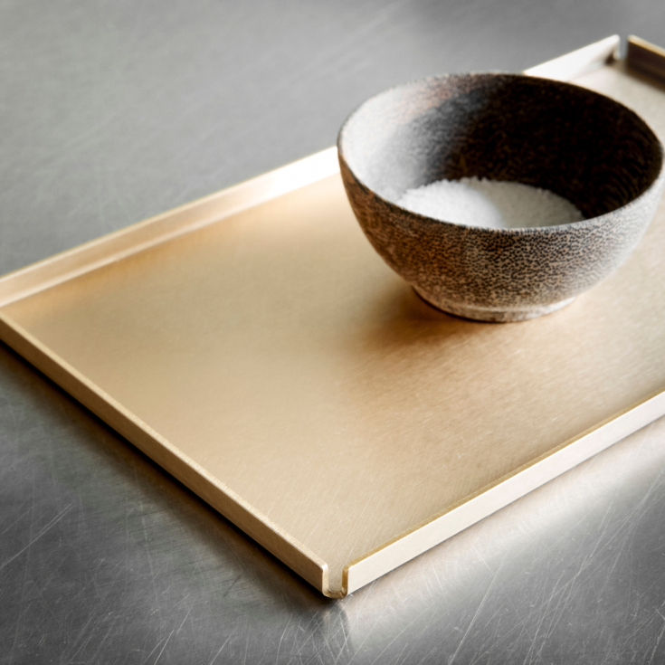 Bastant Design-brett i børstet messing