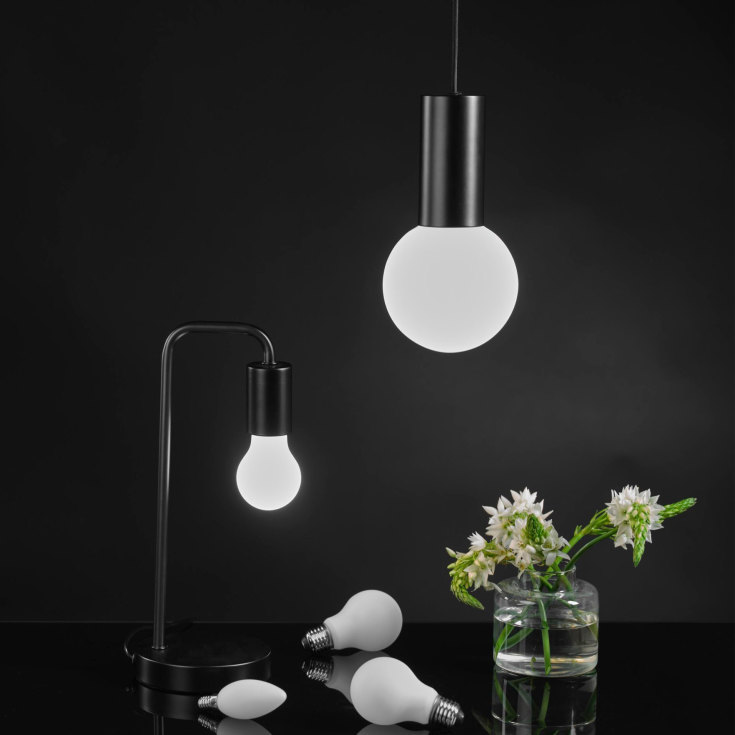 Unison Satin E27 globepære, 2700K, 7W, Ø12,5 cm