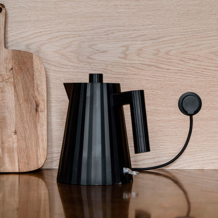 Normplugg Schuko M/J, vinkel, rund, flat, svart