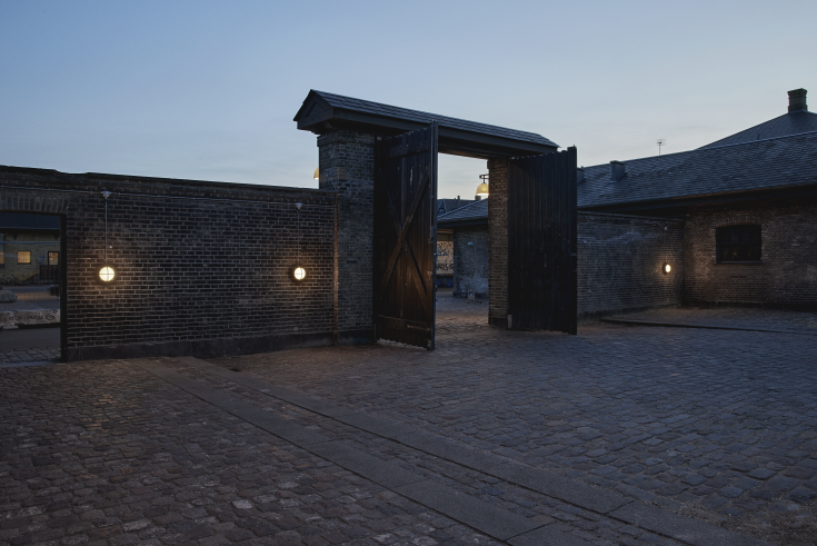 Louis Poulsen skotlampe, 4000K, uafskærmet, opal aluminium