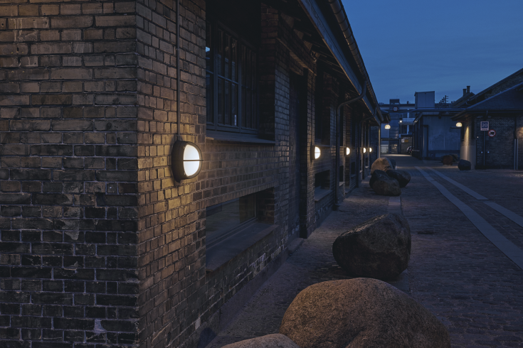 Louis Poulsen skotlampe, 4000K, uafskærmet, opal aluminium