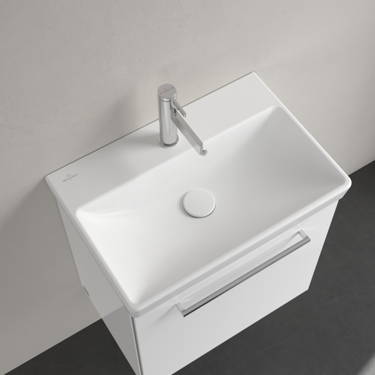 Villeroy & Boch Avento møbelservant, 55x37 cm, med CeramicPlus, hvit