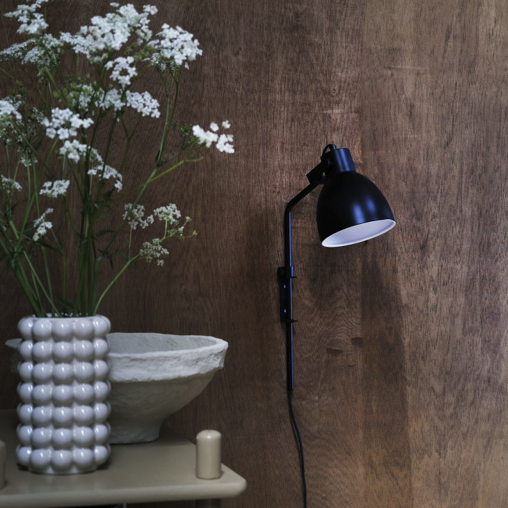 Dyberg Larsen Coast vegglampe, sort
