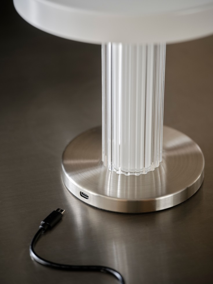 Dftp Trezzi oppladbar bordlampe