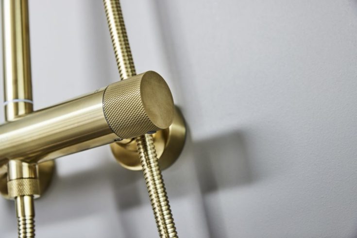 Cassøe T8 duschset, borstad mässing
