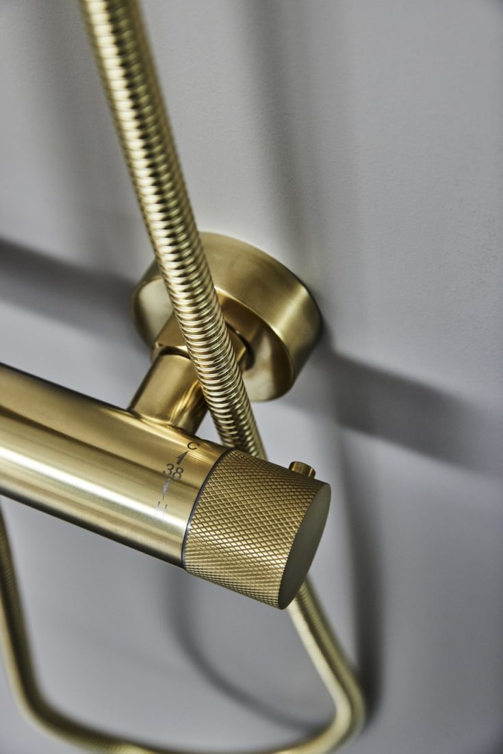 Cassøe T8 duschset, borstad mässing