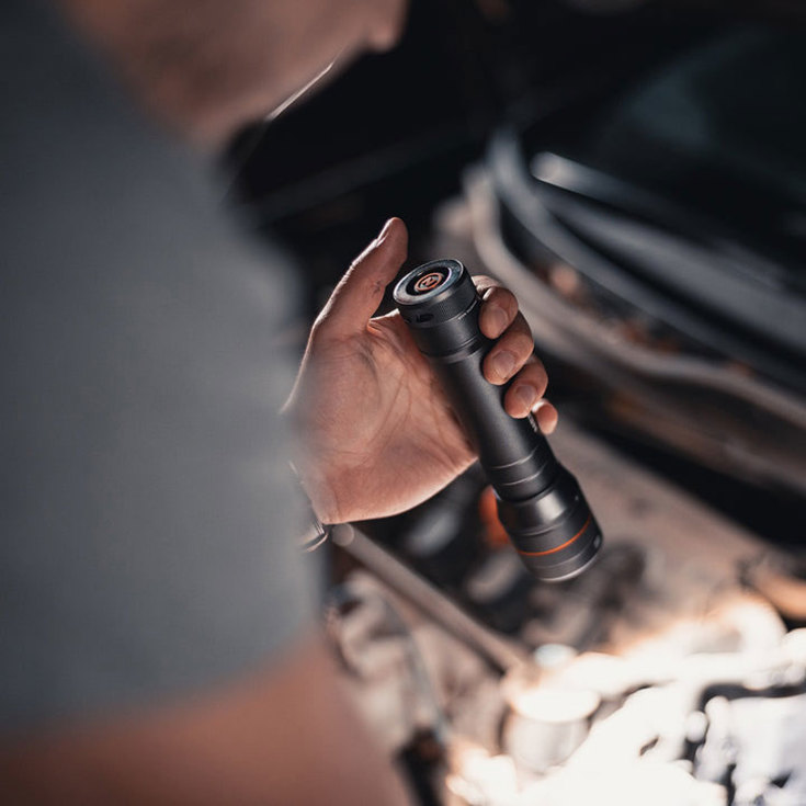 Nebo Newton ficklampa