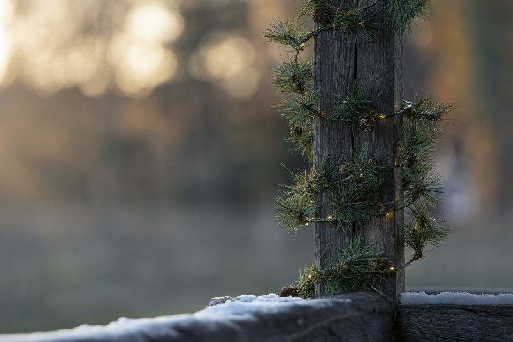 Konstmide kunstig granguirlande med lys, 5 meter