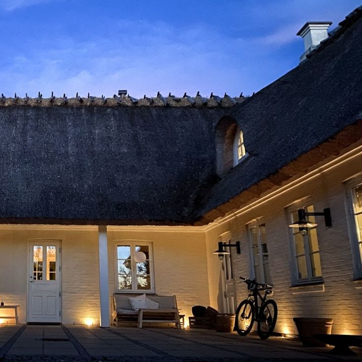 Light By Juul Chaussesten mini med Cosmos spot, earl grey