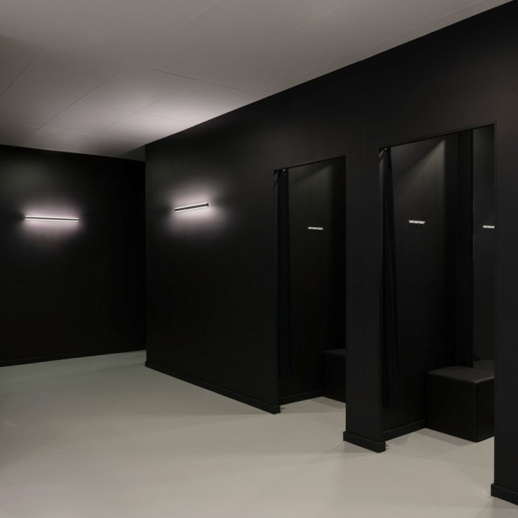 SLV One Linear væglampe, sort, 50 cm