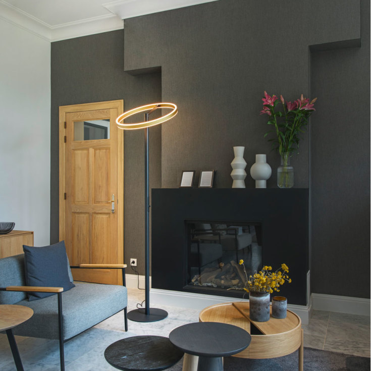 SLV One Straight gulvlampe, sort/messing