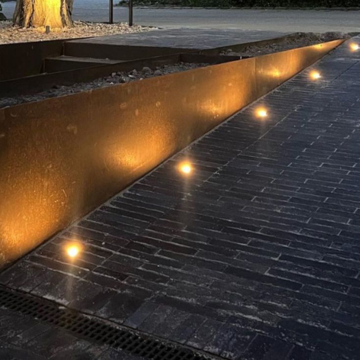 Light By Juhl Cosmos nedgravningsspot, sort