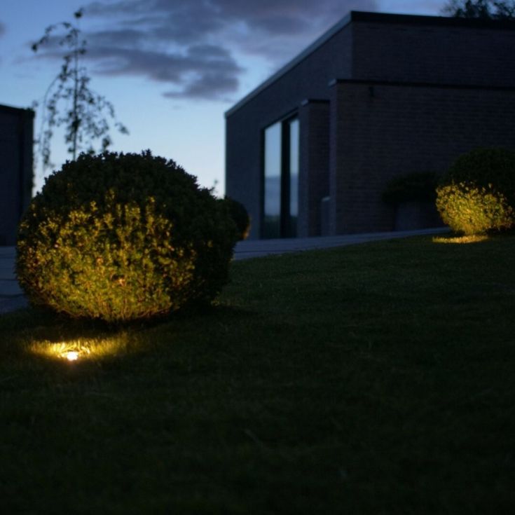 Light By Juhl betonflise med Cosmos sort spot, 10x10x6 cm, grå