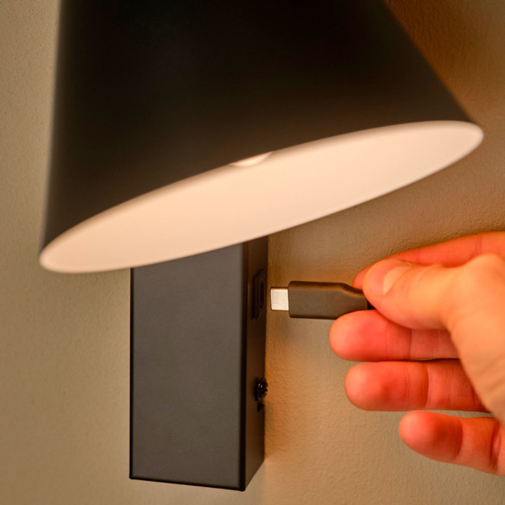 Nordlux Wilmer væglampe med USB, sort