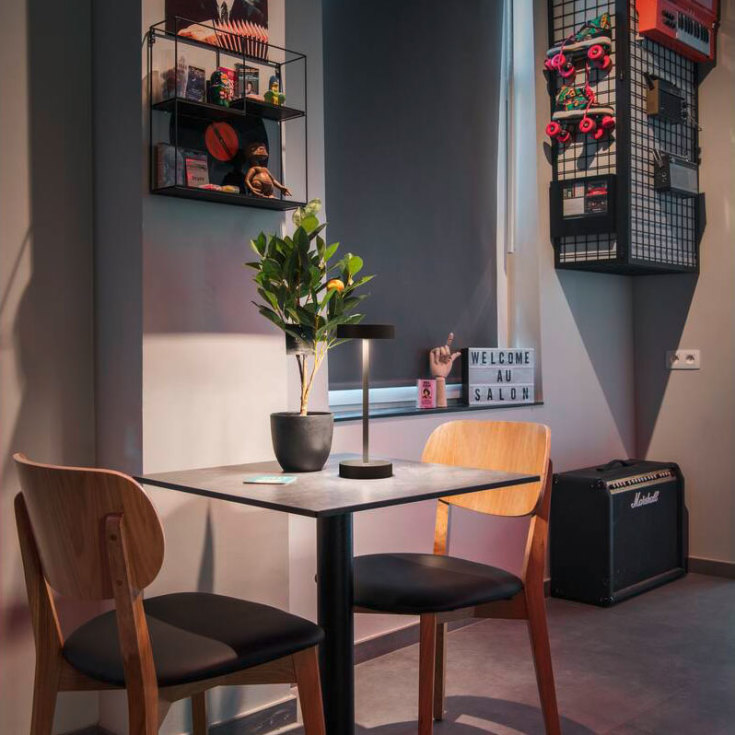 SLV Vinolina genopladelig bordlampe, sort