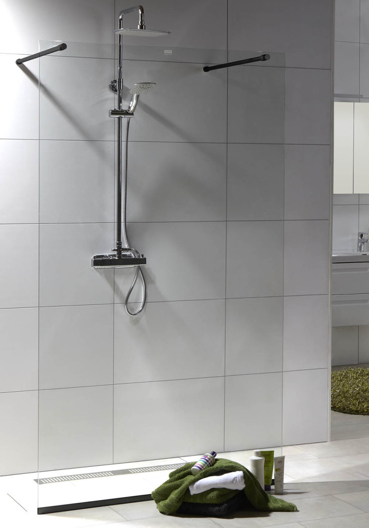 Noro Frost dusjvegg, 115 cm, klart glass, sort profil