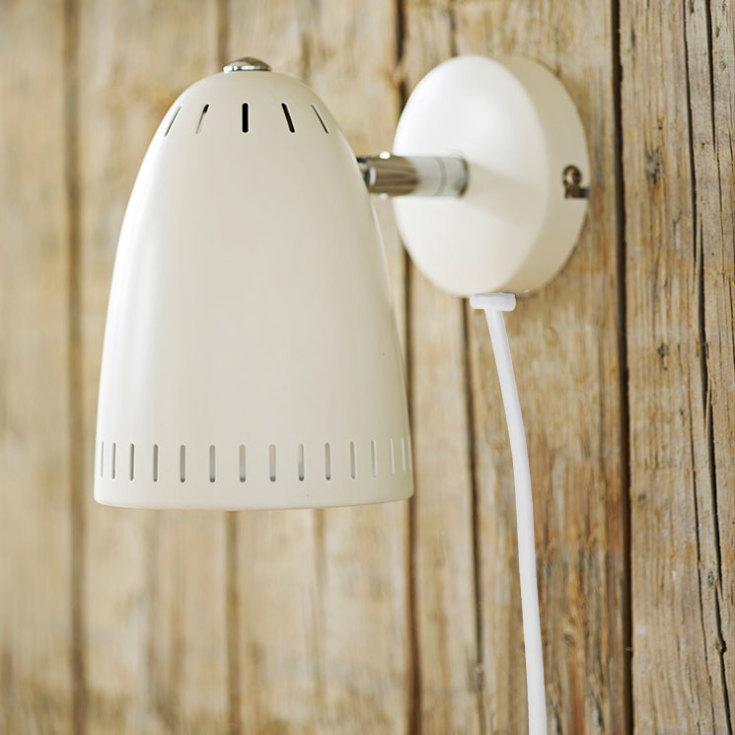 Superliving Dynamo vegglampe, kort, hvit
