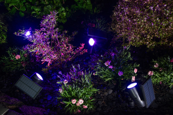 Ledvance Smart+ Wifi solcells takspotlight, färgskiftande + vit, 0,6W