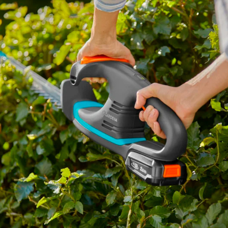 Gardena EasyCut hækkeklipper 40 cm, 18V/2,0Ah batteri & lader